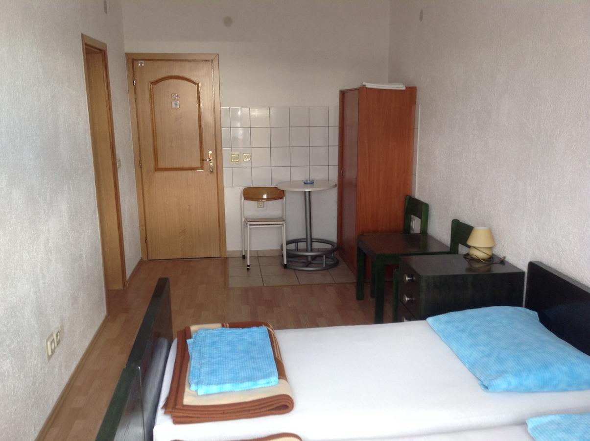 Katarina Apartments And Rooms Sibinj Krmpotski Room photo