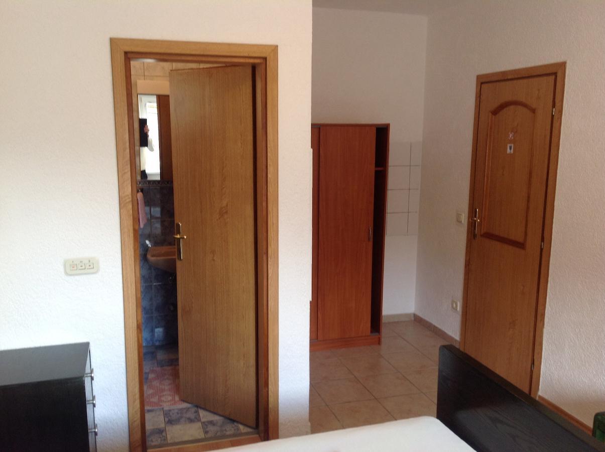 Katarina Apartments And Rooms Sibinj Krmpotski Room photo