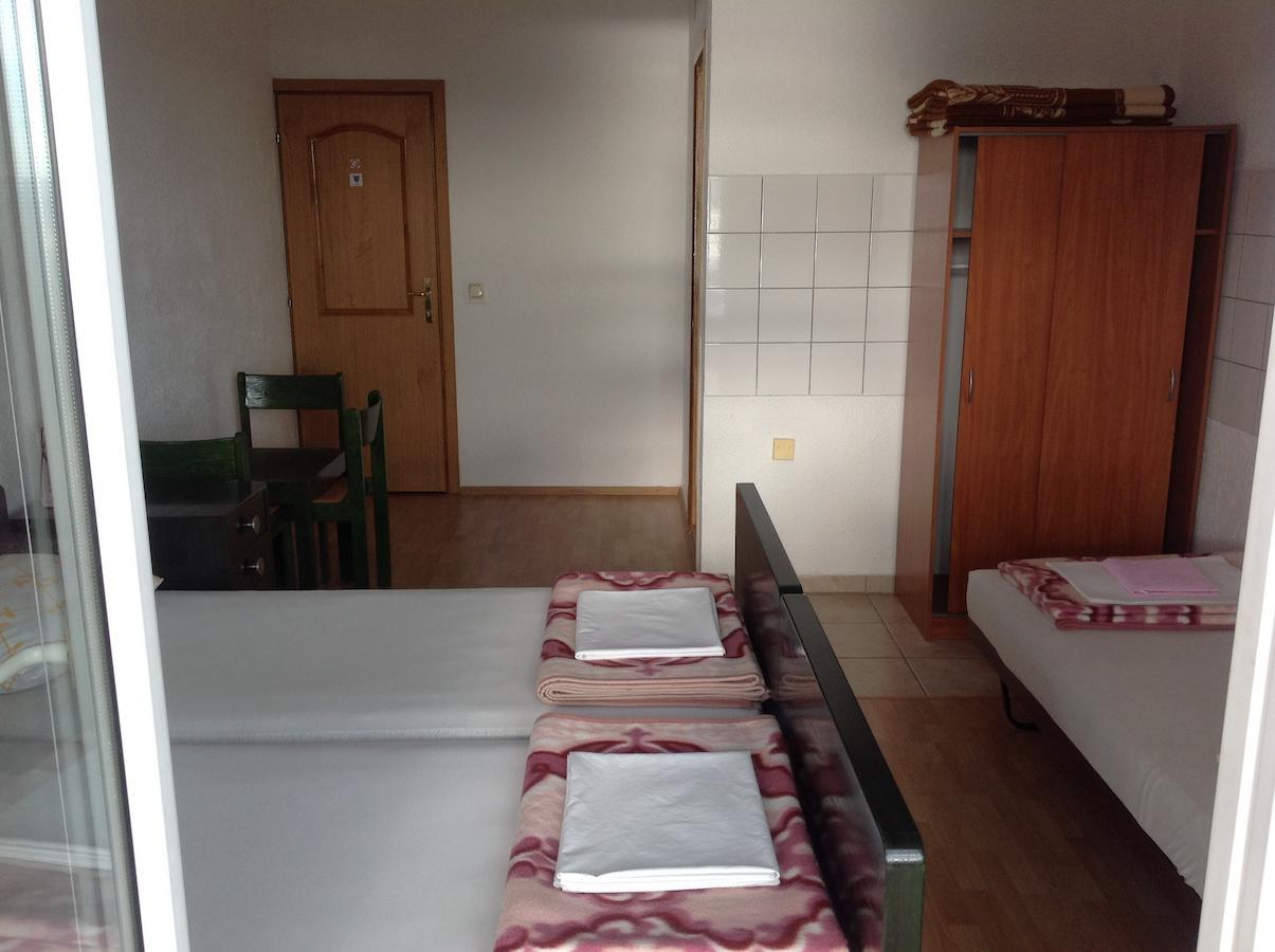 Katarina Apartments And Rooms Sibinj Krmpotski Room photo