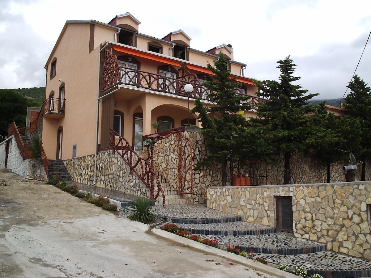 Katarina Apartments And Rooms Sibinj Krmpotski Exterior photo