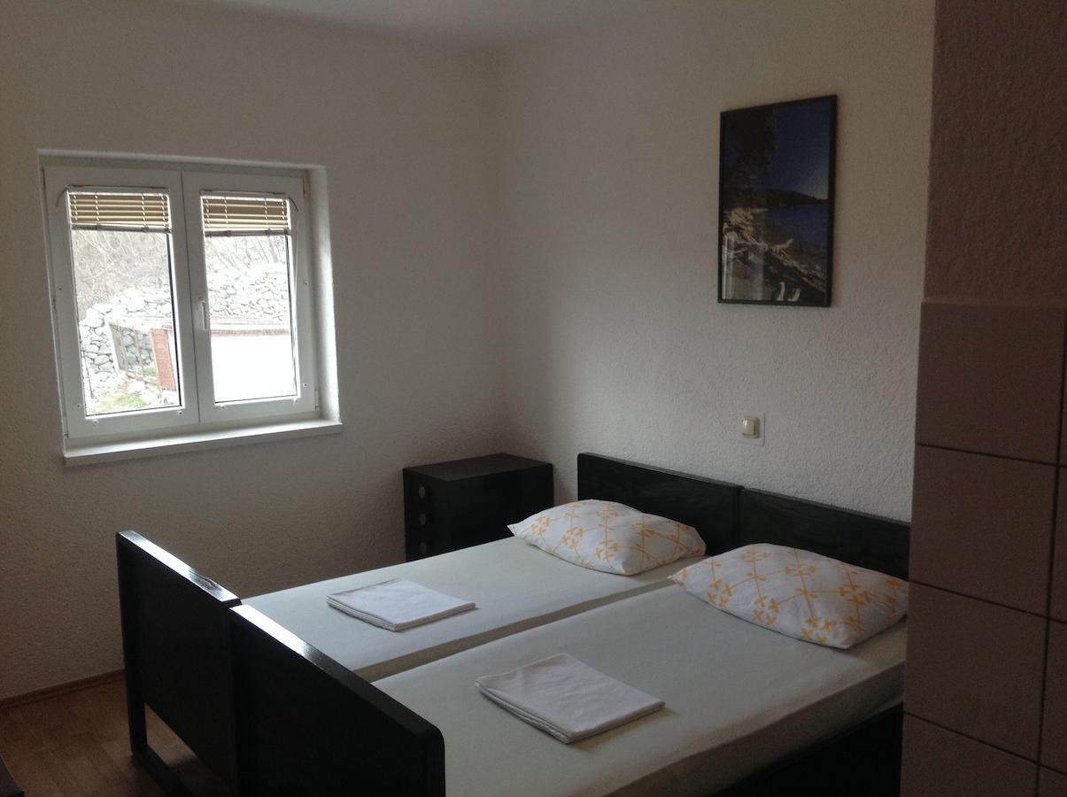 Katarina Apartments And Rooms Sibinj Krmpotski Room photo